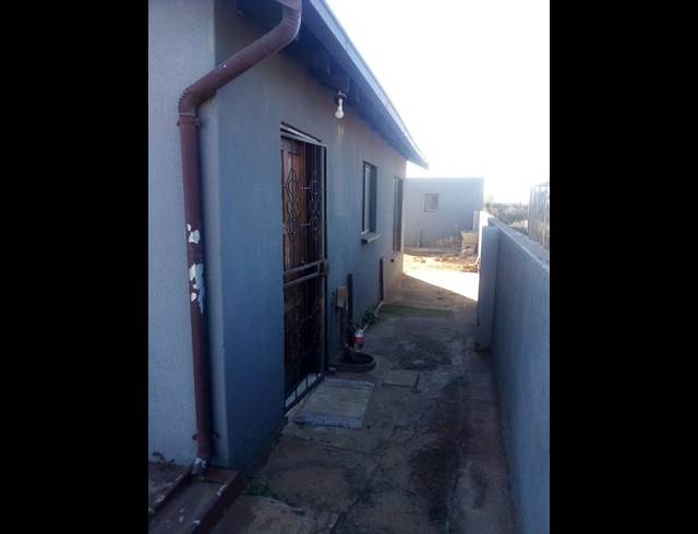 2 BEDROOM HOUSE FOR SALE IN SOSHANGUVE XX
